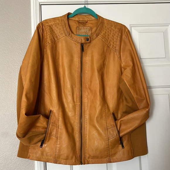 Sebby faux leather jacket. 1X. Gently worn, excellent condition . Amber color - Picture 2 of 5